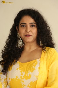 Indian actress Sonakshi Verma photoshoot in a yellow salwar