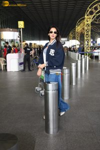 actress Sonal Chauhan chic look in jeans and jacket