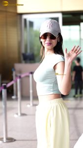 actress sonal chauhan fit and sexy at mumbai airport