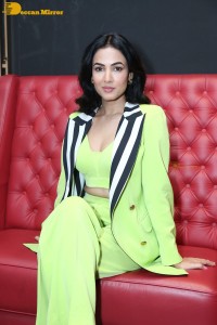 Actress Sonal-Chauhan-in-a-green-dress