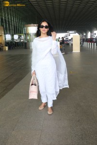 actress sonal chauhan in a white salwar kameez