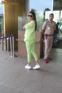 actress sonal chauhan in green tracks at airport