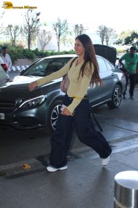 punjabi actress sonam bajwa spotted at mumbai airport