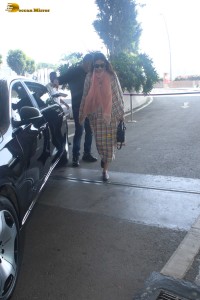 Indian actress Sonam Kapoor chic look at mumbai airport