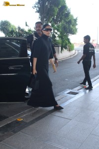 bollywood actress Sonam Kapoor stylish in black dress