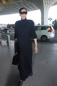 bollywood actress Sonam Kapoor stylish in black dress