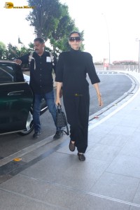bollywood actress Sonam Kapoor stylish in black dress