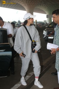 bollywood actress Sonam Kapoor in track suit at mumbai airport