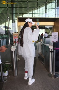 bollywood actress Sonam Kapoor in track suit at mumbai airport