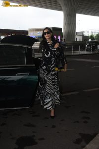 actress Sonam Kapoor stylish looks at mumbai airport