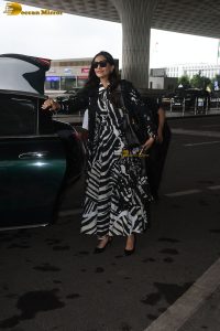 actress Sonam Kapoor stylish looks at mumbai airport