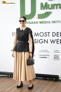 bollywood actress Sonam Kapoor super stylish at a fashion event