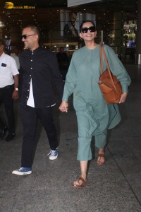 Sonam Kapoor and her husband Anand Ahuja spotted at the Mumbai Airport on October 30, 2023