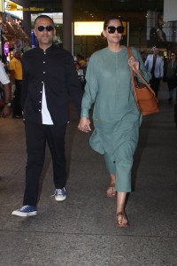 Sonam Kapoor and her husband Anand Ahuja spotted at the Mumbai Airport on October 30, 2023