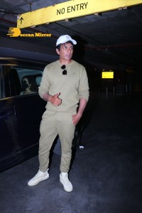 Actor Sonu Sood was spotted with his family at the Mumbai Airport