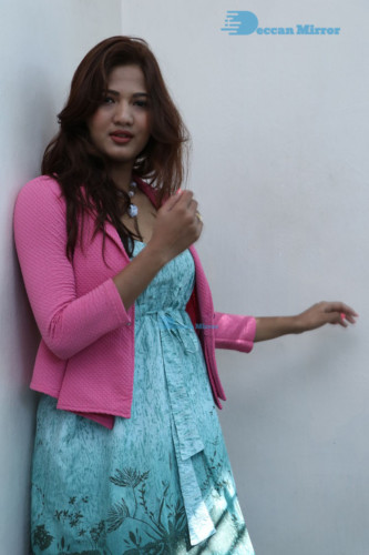 Telugu Actress Sravani Nikki glamorous shoot