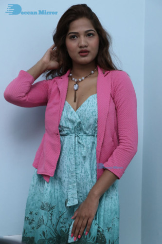 Telugu Actress Sravani Nikki glamorous shoot