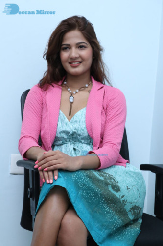 Telugu Actress Sravani Nikki glamorous shoot