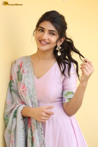 actress sreeleela cute in a pink salwar