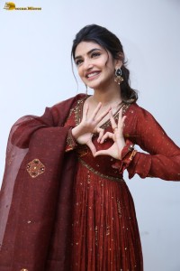 actress Sreeleela cute photoshoot