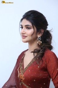 actress Sreeleela cute photoshoot