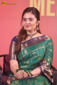 telugu anchor and actress sreemukhi gorgeous in a green saree