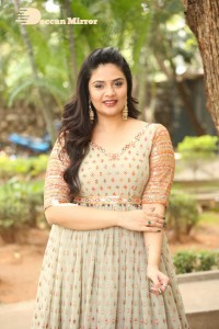 Telugu Anchor and Actress Sreemukhi Photoshoot