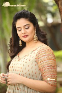 Telugu Anchor and Actress Sreemukhi Photoshoot