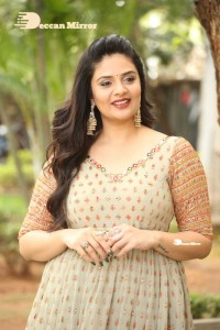 Telugu Anchor and Actress Sreemukhi Photoshoot