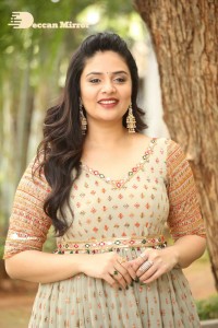 Telugu Anchor and Actress Sreemukhi Photoshoot