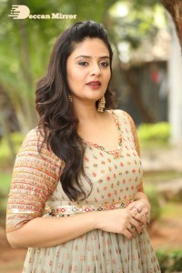Telugu Anchor and Actress Sreemukhi Photoshoot