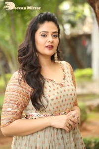 Telugu Anchor and Actress Sreemukhi Photoshoot