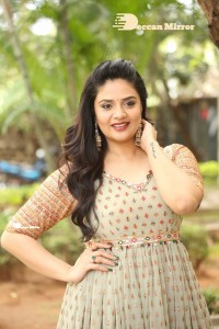 Telugu Anchor and Actress Sreemukhi Photoshoot