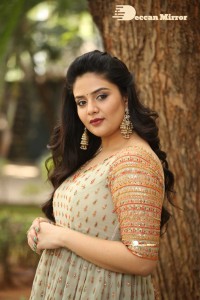 Telugu Anchor and Actress Sreemukhi Photoshoot