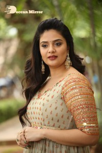 Telugu Anchor and Actress Sreemukhi Photoshoot