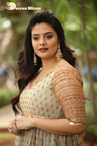 Telugu Anchor and Actress Sreemukhi Photoshoot