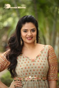 Telugu Anchor and Actress Sreemukhi Photoshoot