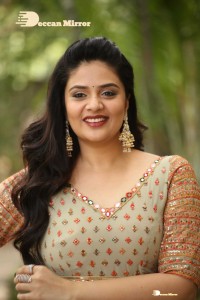 Telugu Anchor and Actress Sreemukhi Photoshoot