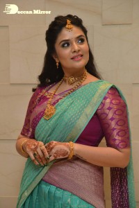 Sreemukhi-16