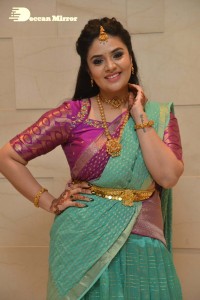 Sreemukhi-18