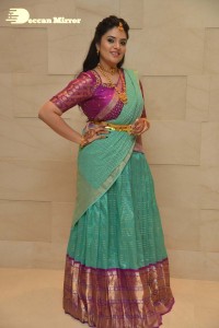 Sreemukhi-37