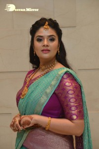 Sreemukhi-5