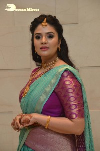 Sreemukhi-6