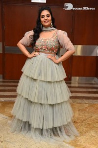 Anchor Sreemukhi Photoshoot