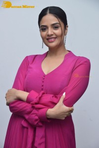 Popular anchor and actress Sreemukhi photoshoot in a pink dress