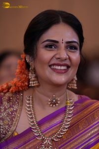 anchor and actress sreemukhi beautiful in a yellow and pink saree