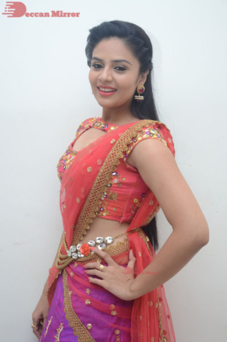 Telugu Actress Sreemukhi in a half saree dress