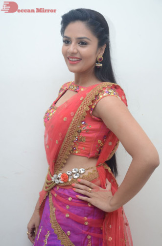 Telugu Actress Sreemukhi in a half saree dress