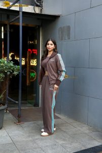 srk’s daughter and actress Suhana Khan spotted in brown dress