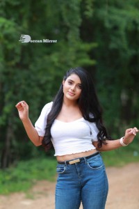Telugu Cinema Actress and Model Sumaya Reddy Photoshoot